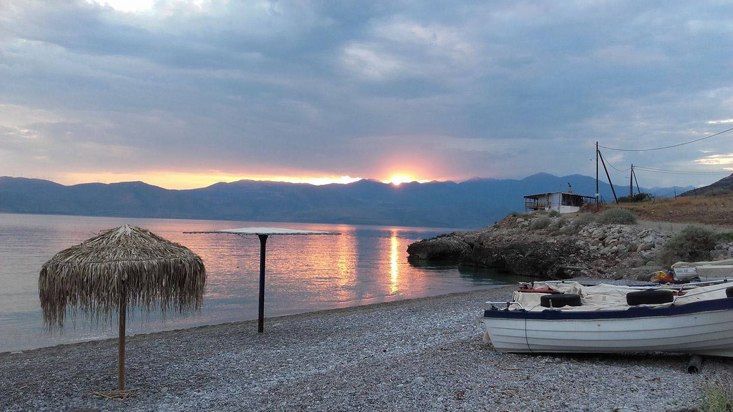 Παραλία Άγιου Μηνά